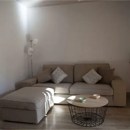 Lyra Is A New Experience, Beauty And Silence Apartamento *